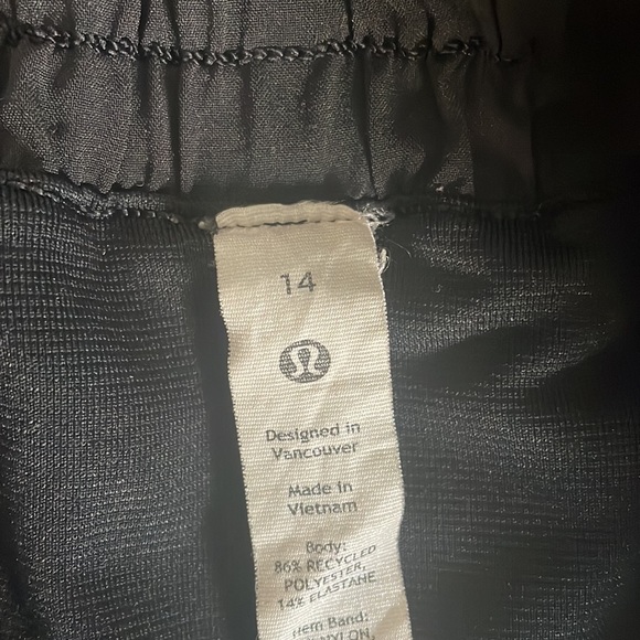 COPY - Lululemon 2.5" Hotty Hot Shorts, Size 14 - Black - Picture 3 of 4